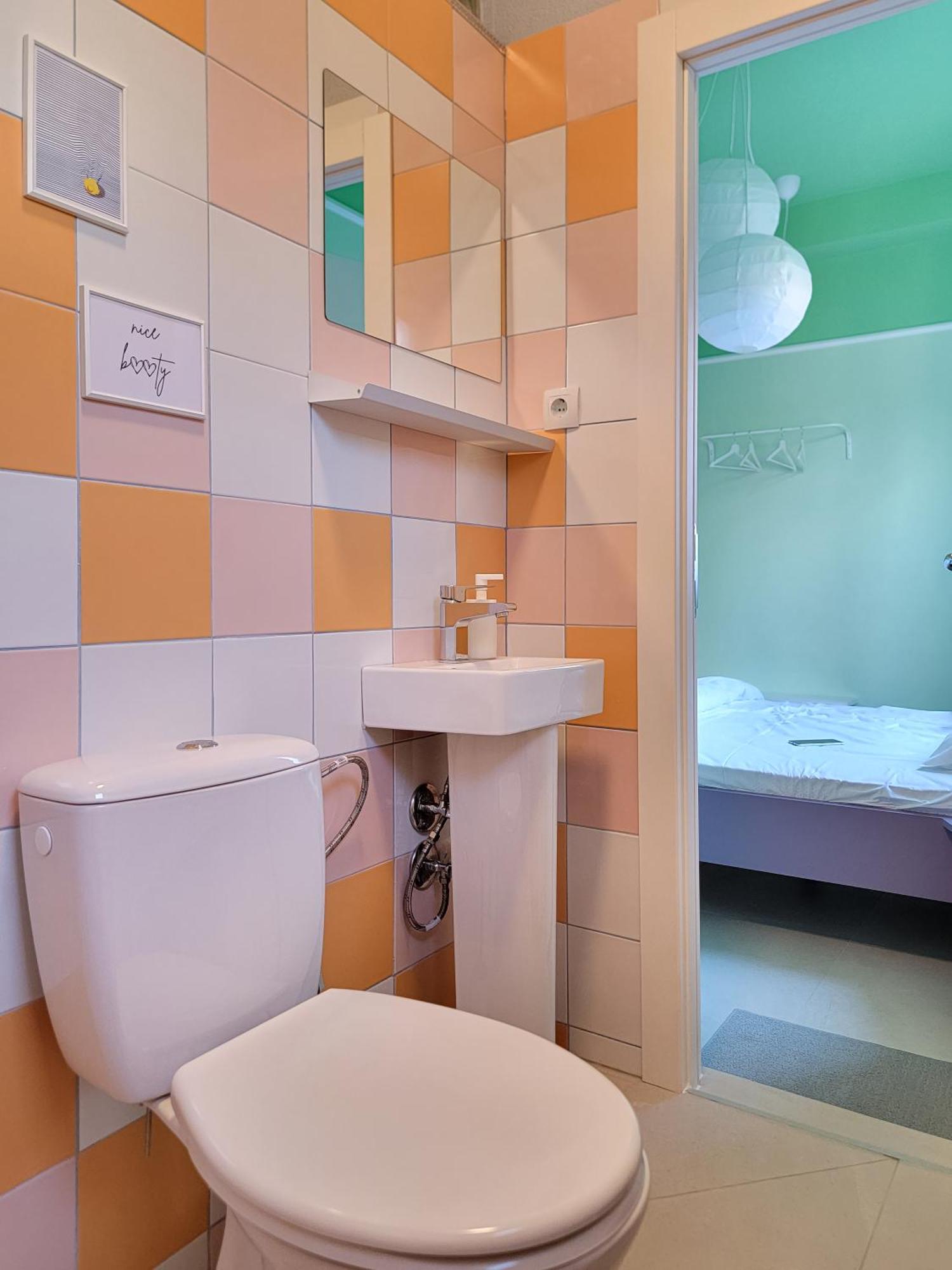 Iris Agata Hostel Ohrid Exterior photo