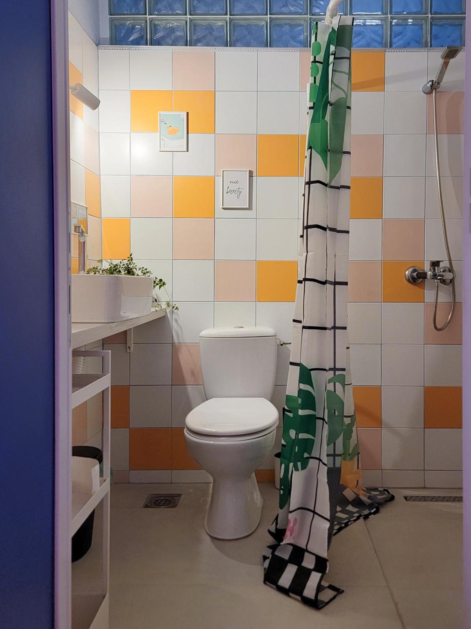 Iris Agata Hostel Ohrid Exterior photo